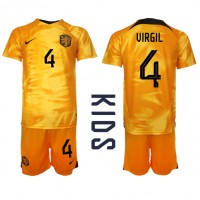 Camiseta Países Bajos Virgil van Dijk #4 Primera Equipación para niños Mundial 2022 manga corta (+ pantalones cortos)